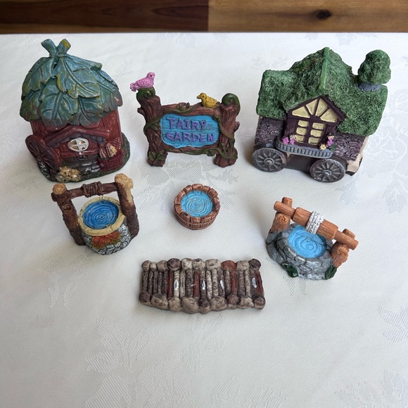 Fairy Garden Miniature Set Cottagecore Decor Bundle. Houses, Wells, Bridge, Sign - Picture 16 of 16
